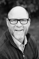 photo 1504257432389 52343af06ae3